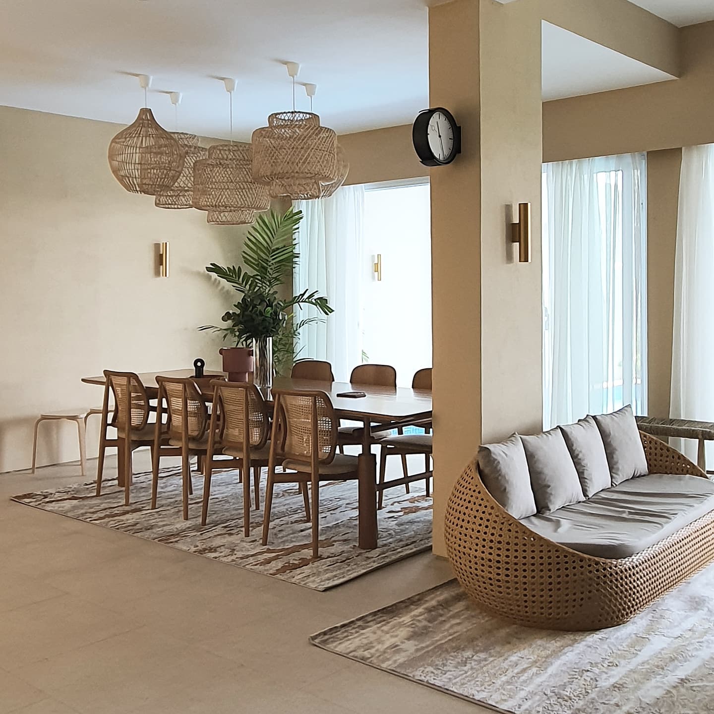 Ingin Menginap di Villa Nuansa Santorini? Casa Miranda Bandung Bisa Buat Staycation Bareng Keluarga 10