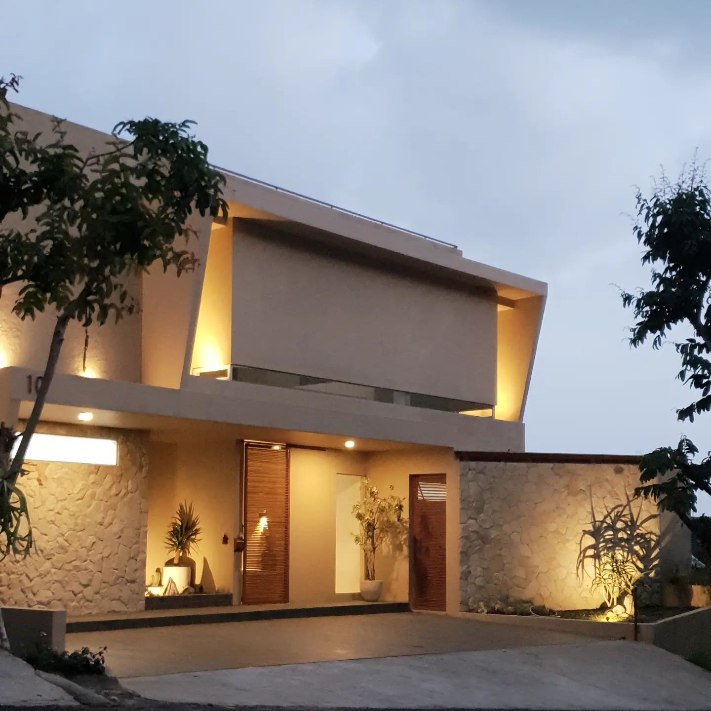 Ingin Menginap di Villa Nuansa Santorini? Casa Miranda Bandung Bisa Buat Staycation Bareng Keluarga 1