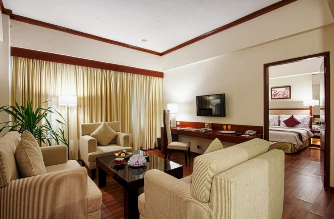 Hotel sahid surabaya angker alamat tarif sejarah gunawangsa logo montana depan harga bintang berapa cafe dekat stasiun gubeng kamar di horor kota sby jawa timur kolam renang parkir motor no telp paket wedding nomor telepon traveloka
