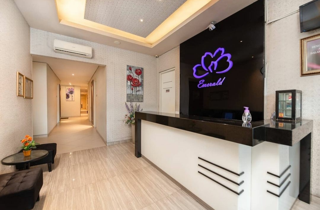 Emerald Hotel Surabaya, Penginapan Bertaraf Bintang 2 Dengan Tarif 200 Ribu Saja Per Malamnya 9 Emerald Hotel Surabaya, Penginapan Bertaraf Bintang 2 Dengan Tarif 200 Ribu Saja Per Malamnya 9