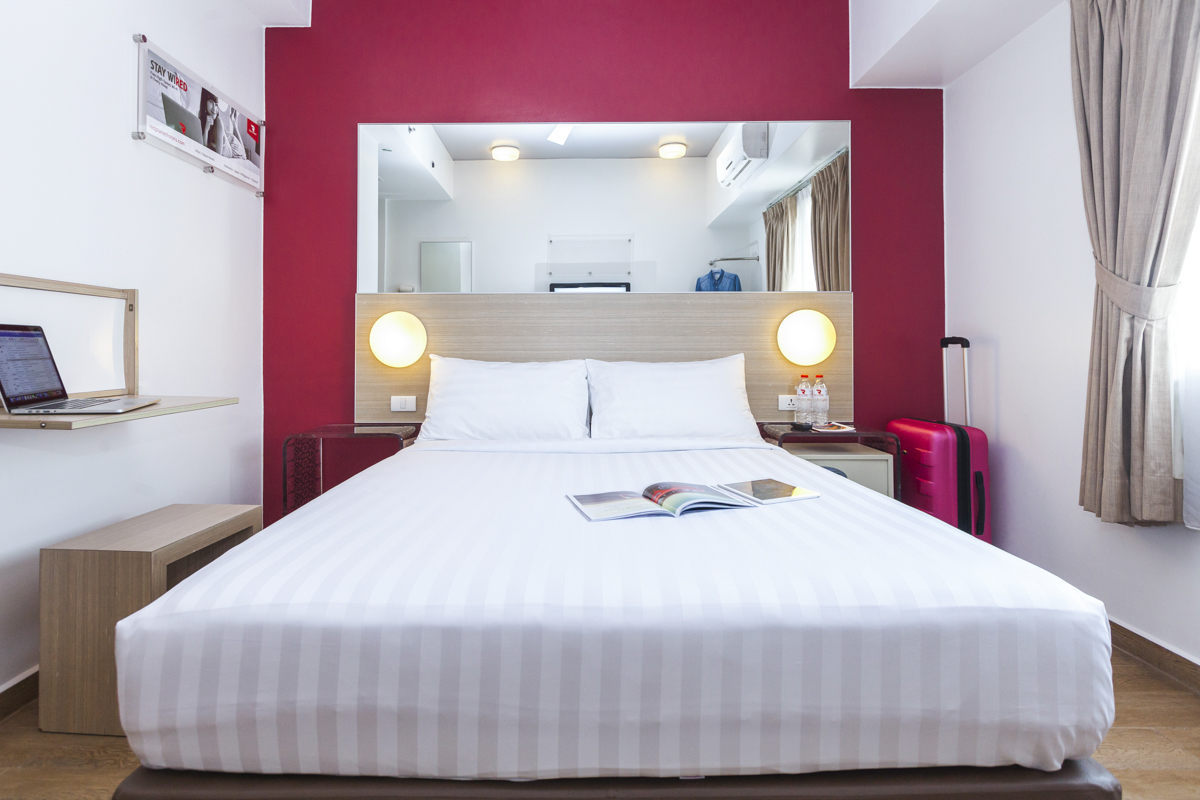 Red Planet Hotel Surabaya, Akomodasi Bintang 3 Dengan Tarif  Mulai 200 Ribuan Saja Per Malamnya 4