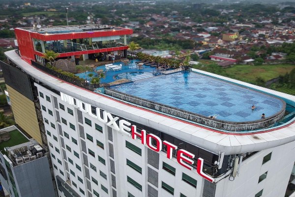 Hotel Indoluxe, Akomodasi Dengan Rooftop Swimming Pool Tertinggi di Yogyakarta Mulai Rp650.000 2 Hotel Indoluxe, Akomodasi Dengan Rooftop Swimming Pool Tertinggi di Yogyakarta Mulai Rp650.000 2