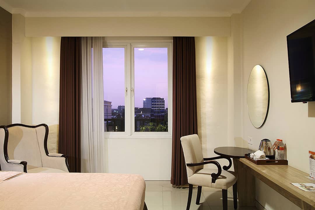 Cari Akomodasi Bintang Tiga Dengan Kolam Renang di Jogja? Emersia Malioboro Bisa Menjadi Pilihan! 4