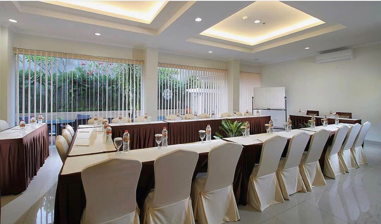 Cari Akomodasi Bintang Tiga Dengan Kolam Renang di Jogja? Emersia Malioboro Bisa Menjadi Pilihan! 8