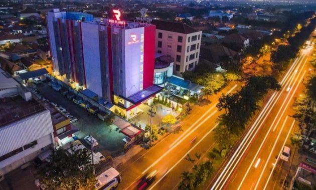 Red Planet Hotel Surabaya, Akomodasi Bintang 3 Dengan Tarif  Mulai 200 Ribuan Saja Per Malamnya 9