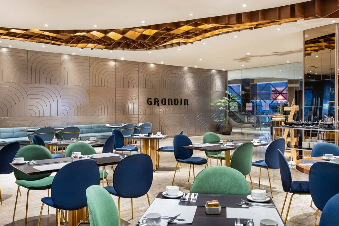 Grand Dafam Signature Surabaya, Hotel Bintang 4 Yang Menawarkan Kemewahan di Tengah Kota Pahlawan 4 Grand Dafam Signature Surabaya, Hotel Bintang 4 Yang Menawarkan Kemewahan di Tengah Kota Pahlawan 4