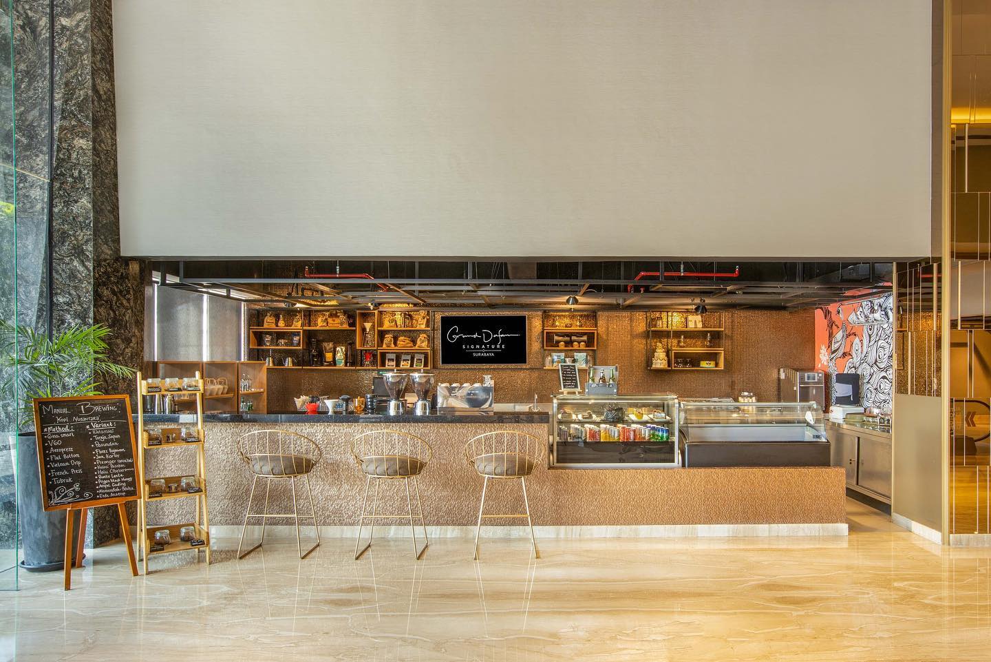 Grand Dafam Signature Surabaya, Hotel Bintang 4 Yang Menawarkan Kemewahan di Tengah Kota Pahlawan 5 Grand Dafam Signature Surabaya, Hotel Bintang 4 Yang Menawarkan Kemewahan di Tengah Kota Pahlawan 5