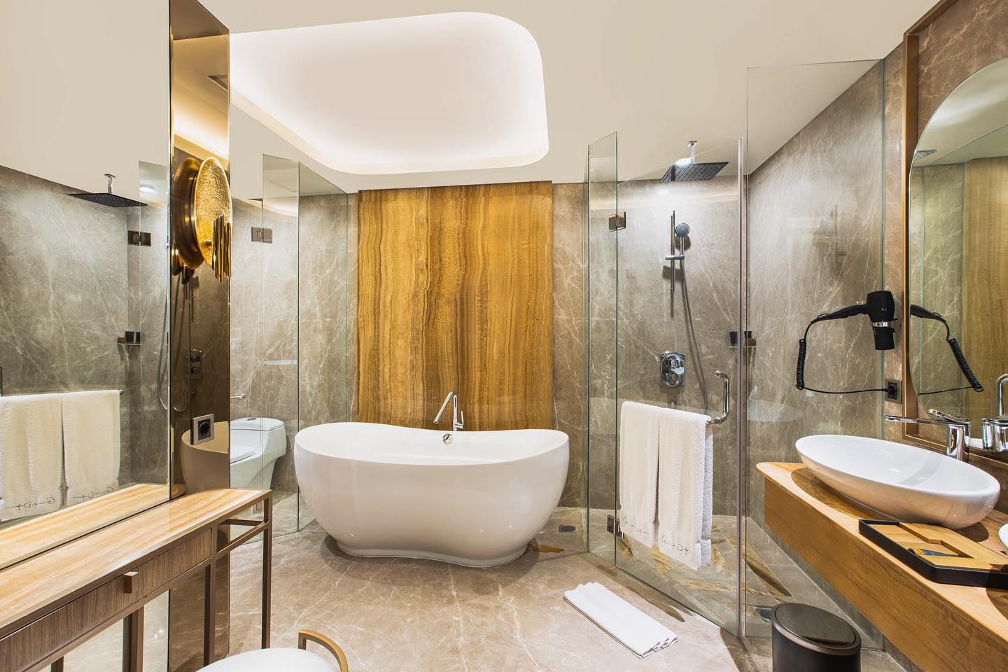 Grand Dafam Signature Surabaya, Hotel Bintang 4 Yang Menawarkan Kemewahan di Tengah Kota Pahlawan 3 Grand Dafam Signature Surabaya, Hotel Bintang 4 Yang Menawarkan Kemewahan di Tengah Kota Pahlawan 3