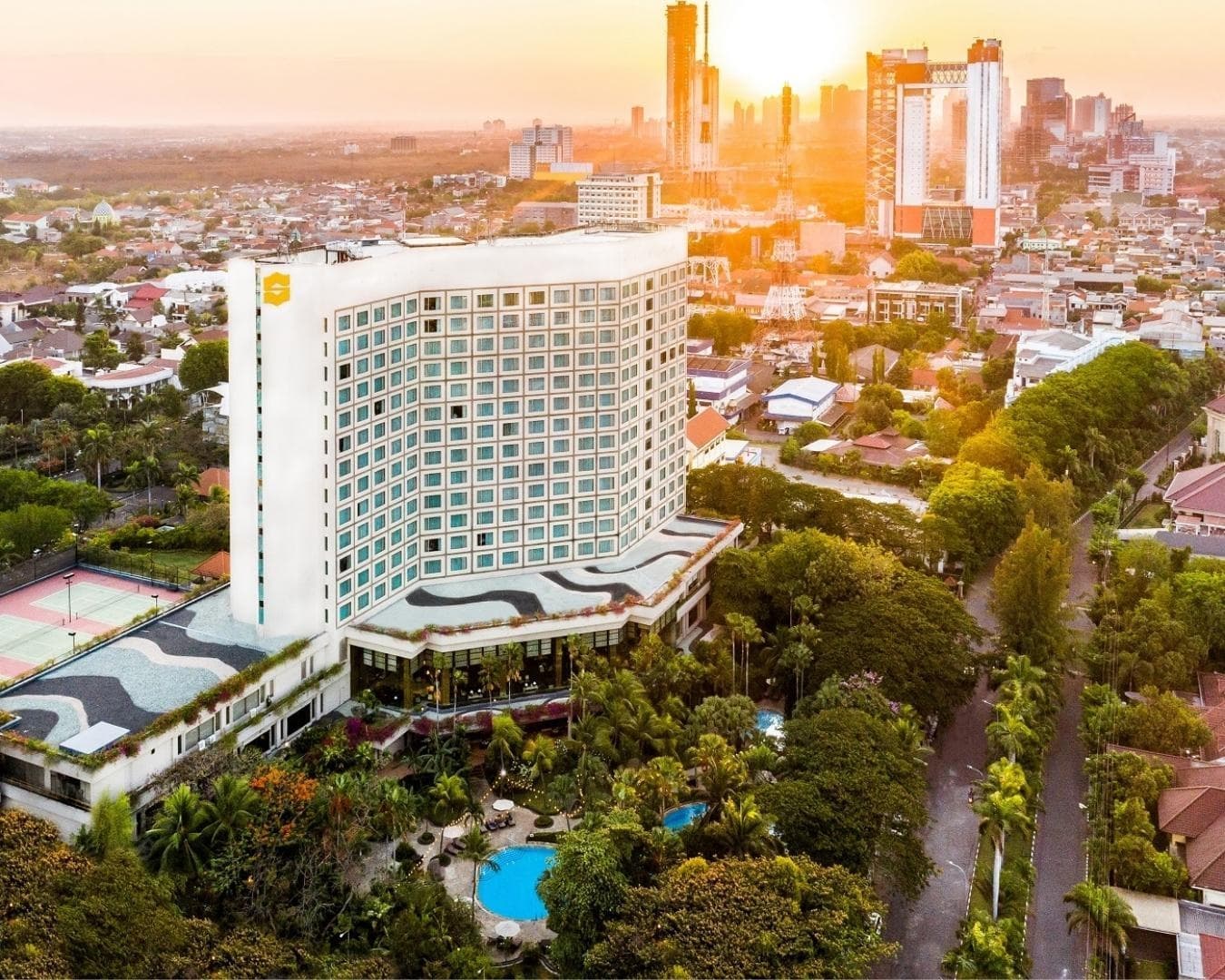 Shangri La Hotel Surabaya, Akomodasi Bintang Lima Yang Memanjakan Tamunya Dengan Kemewahan 1