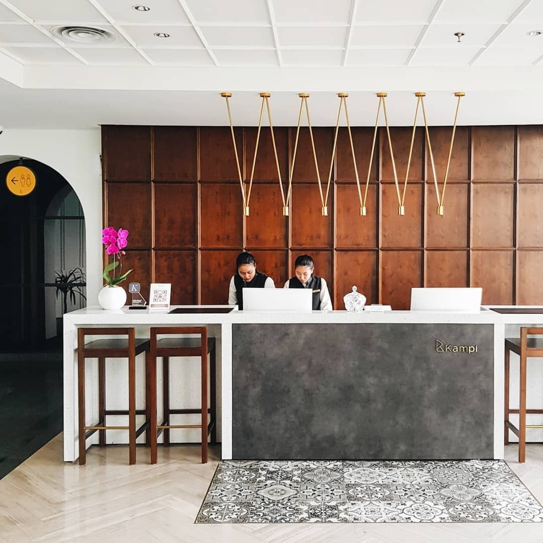 Kampi Hotel Surabaya, Akomodasi Bintang Tiga Yang Desainnya Minimalis Namun Tetap Elegan 1