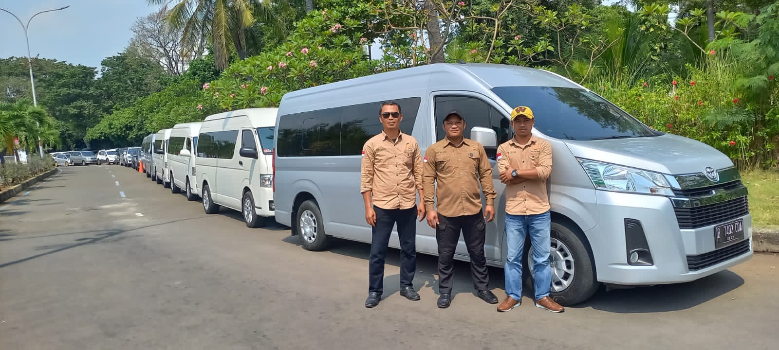 14 Rental Sewa Hiace Jakarta Lepas Kunci, Murah 950K 1 14 Rental Sewa Hiace Jakarta Lepas Kunci, Murah 950K 1