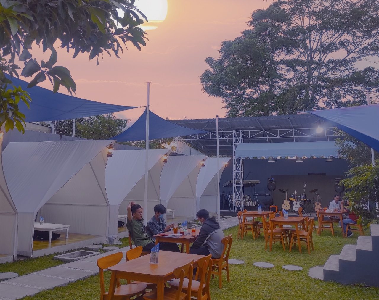 45 Rekomendasi Tempat Makan Yang Terkenal di Wilayah Jogja Buat Makan Bersama Keluarga 1