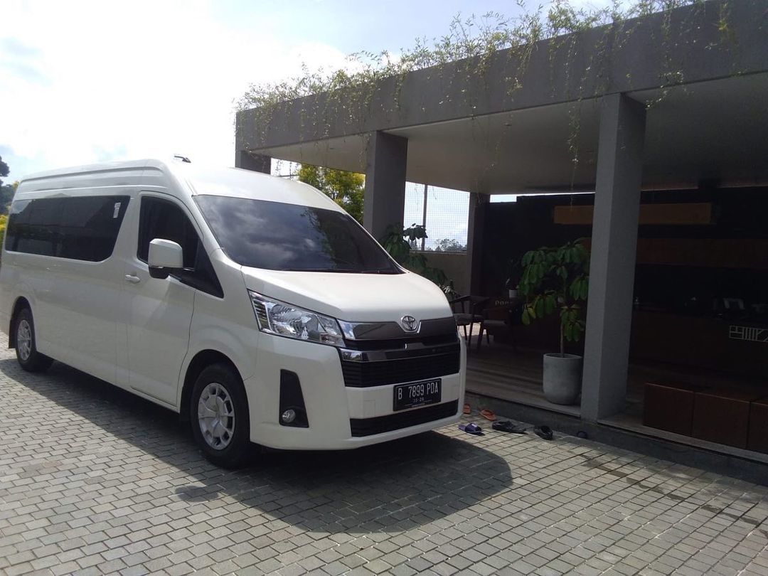 10 Alamat Rental Mobil Ciracas Lepas Kunci, Harga 450K 6