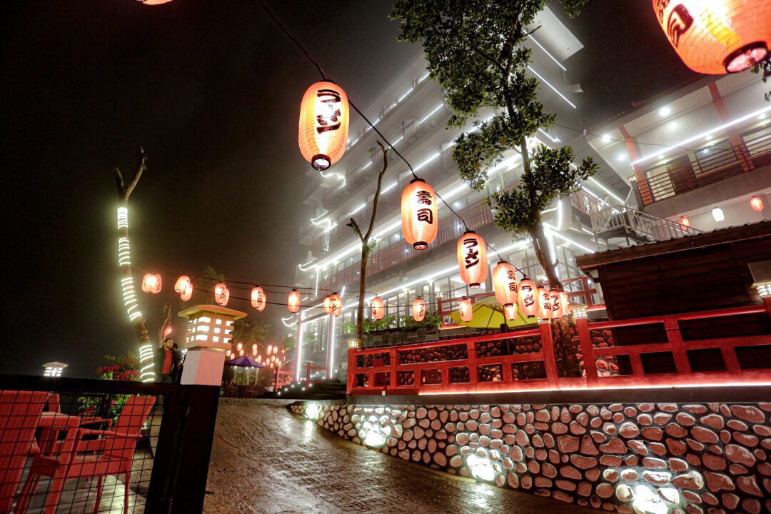 Tempat Wisata Litto Little Tokyo: Destinasi Modern Bergaya Jepang di Yogyakarta untuk Keluarga, Pasangan, & Teman Kantor 1 litto little tokyo Jogja