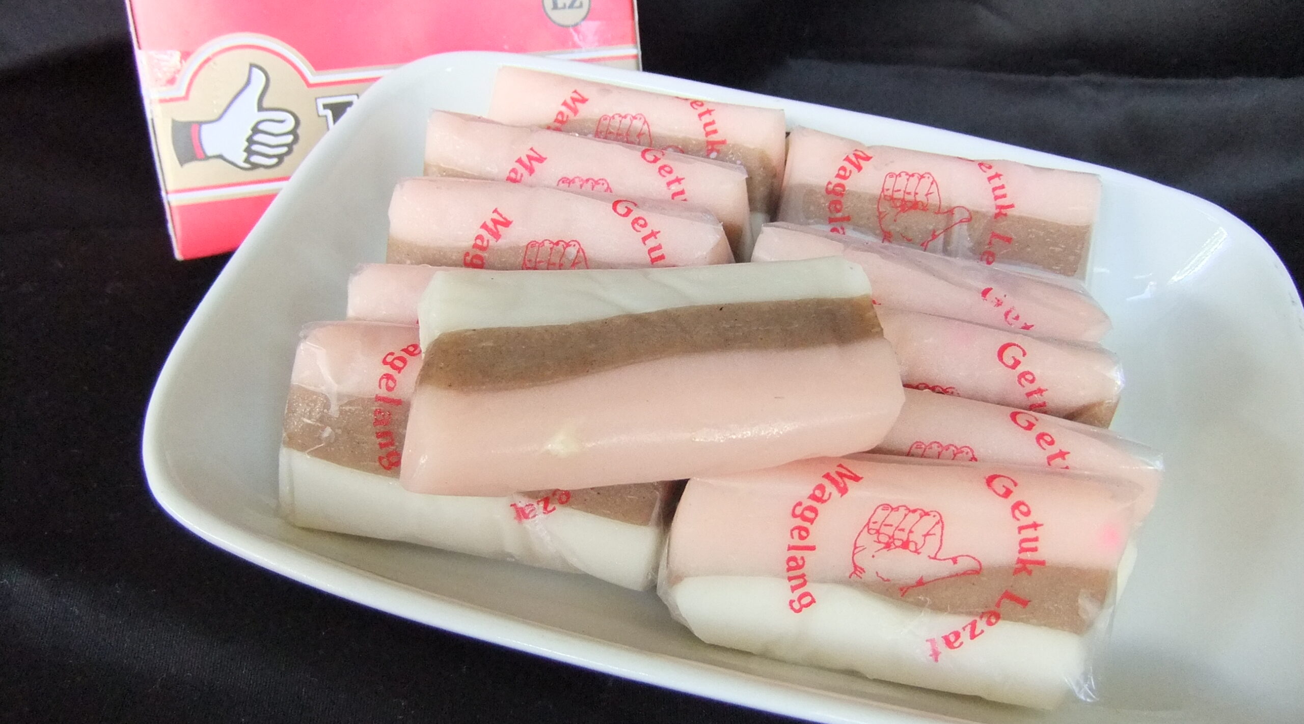 Getuk Magelang sebagai camilan khas di area kuliner sekitar Alun-Alun Magelang