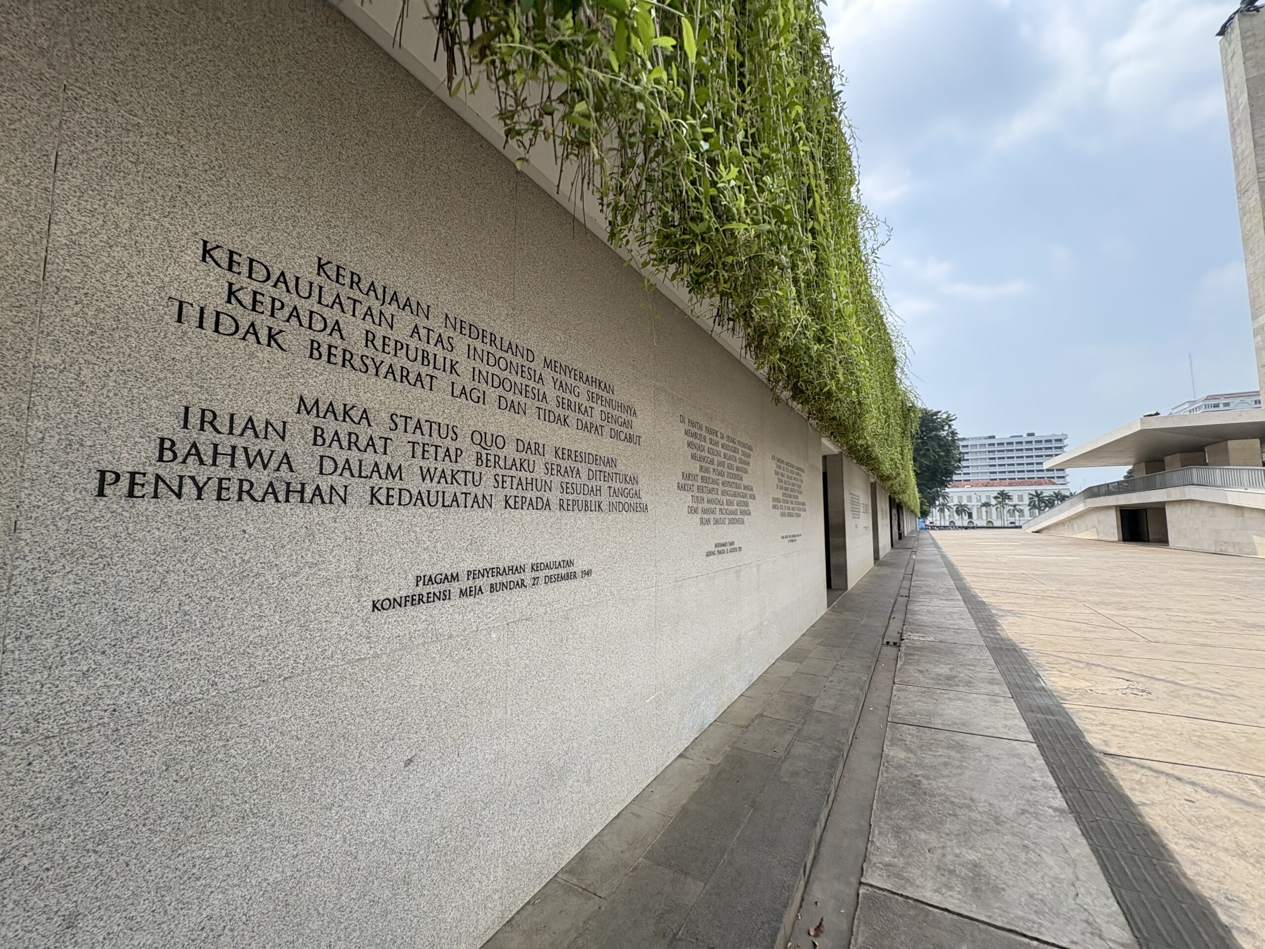 Suasana Lapangan Banteng Jakarta Pusat pada sore hari
