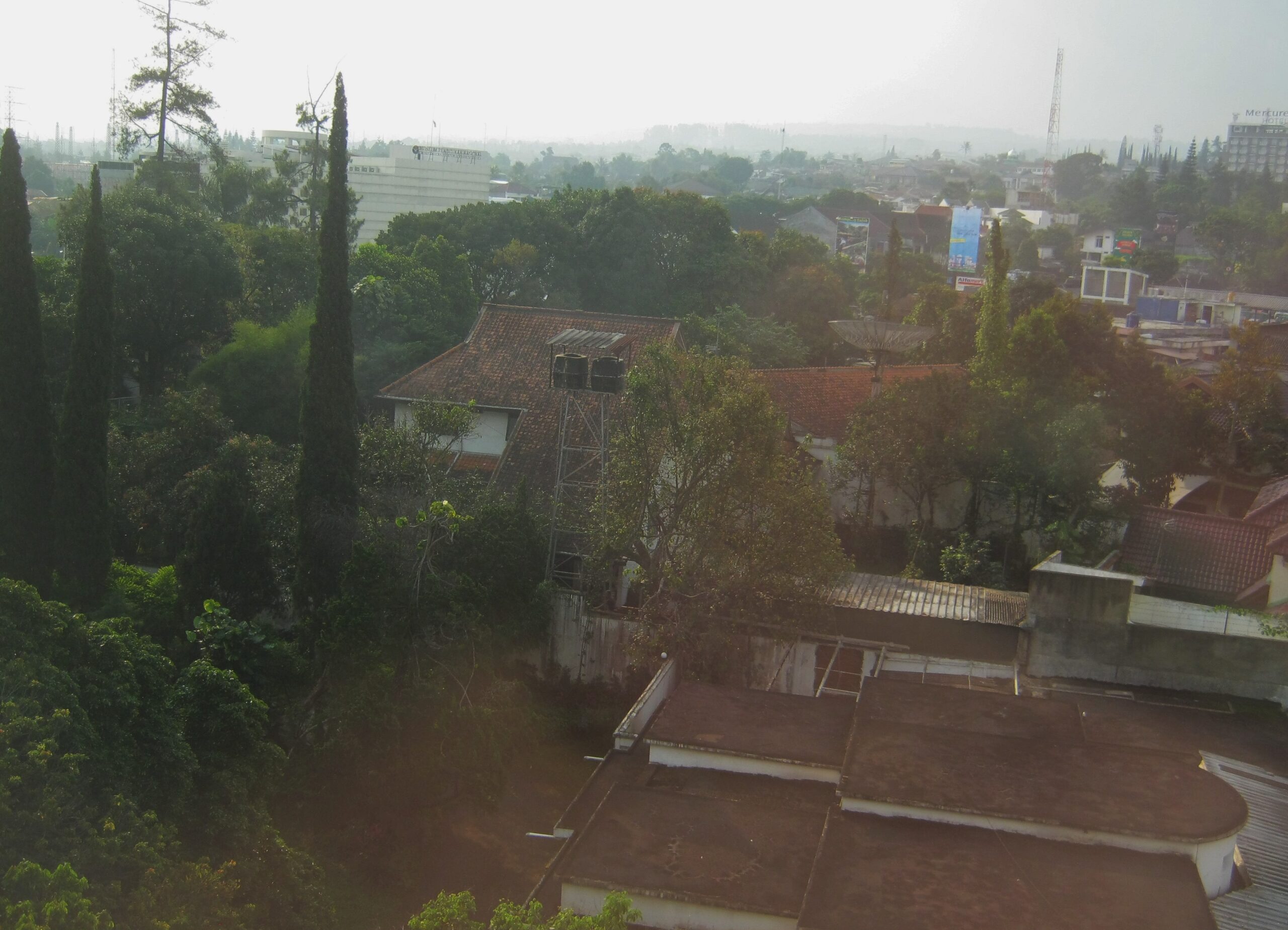 Suasana Setiabudi Bandung untuk referensi area menginap keluarga