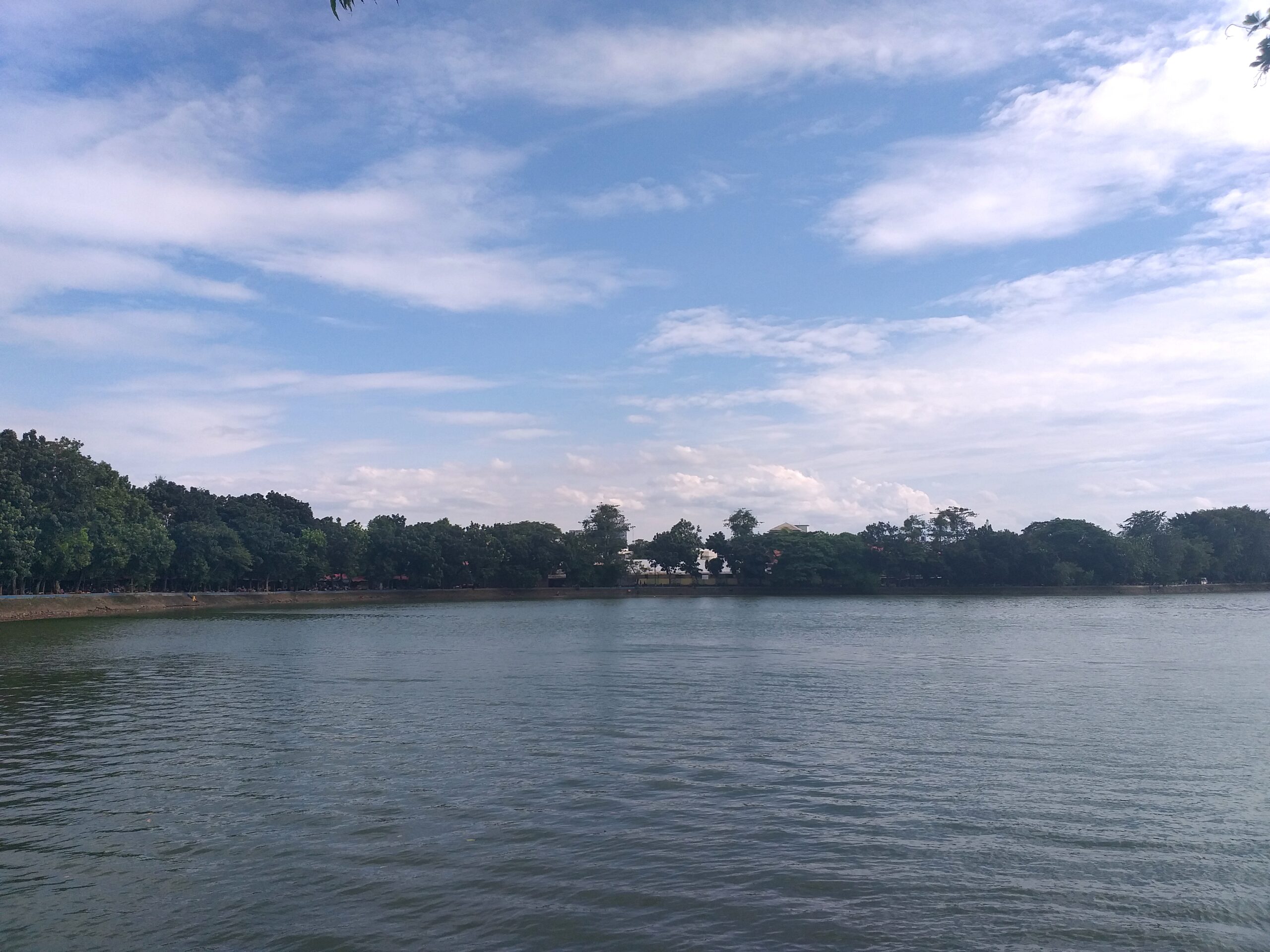 Pemandangan danau Setu Babakan di Jagakarsa