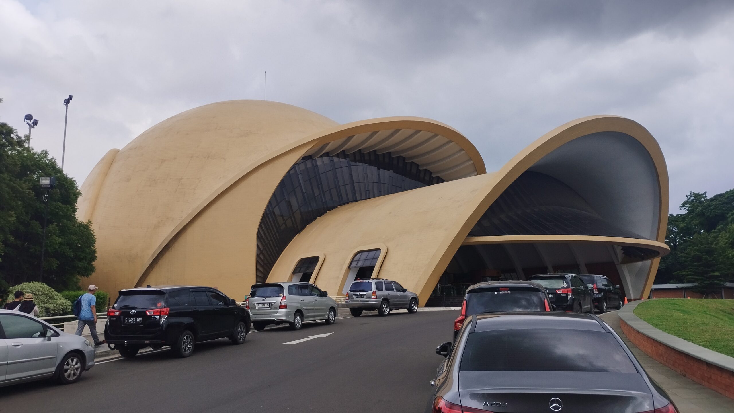 Bangunan ikonik Keong Emas di TMII Jakarta Timur