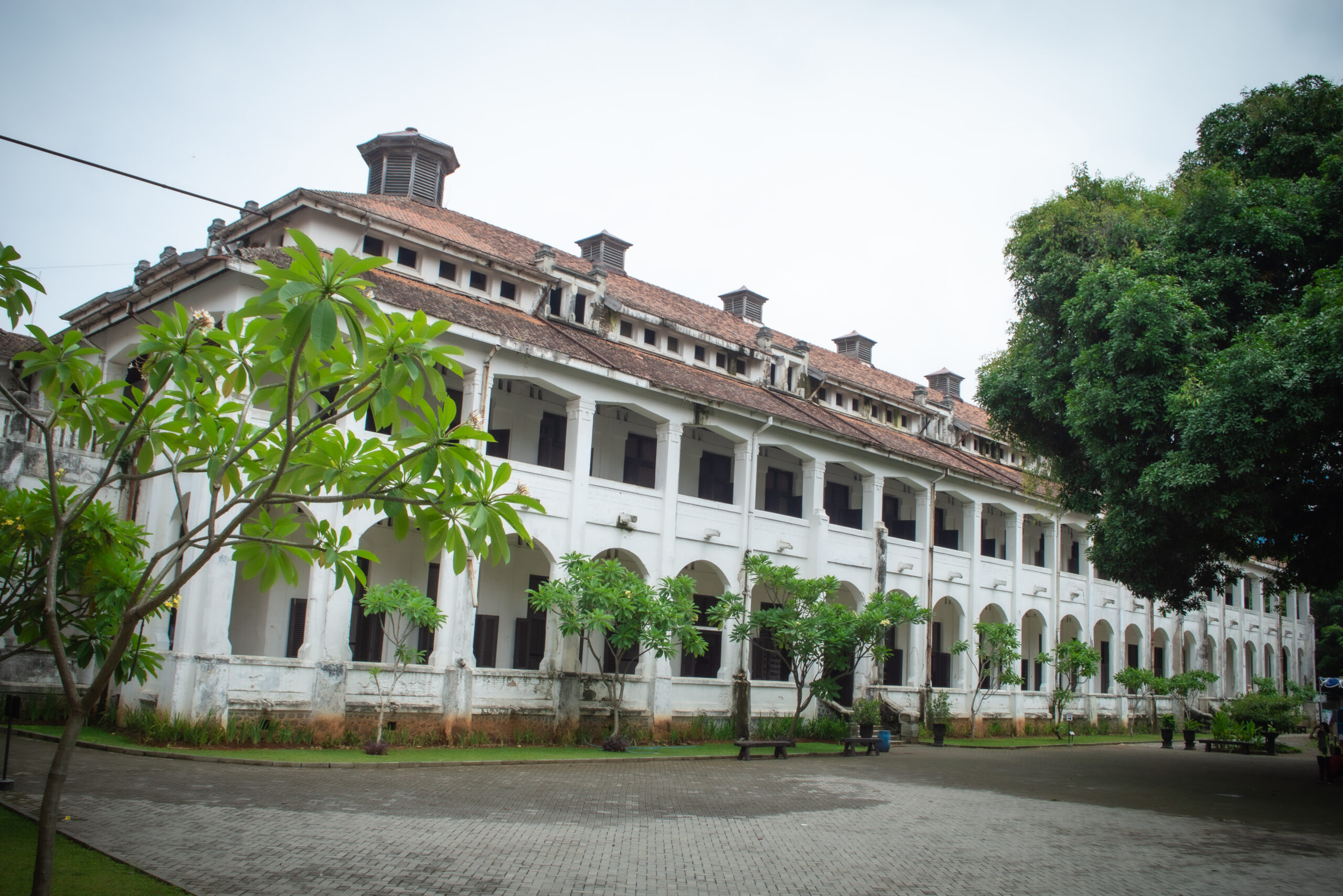 Suasana pagi di sekitar Lawang Sewu Semarang