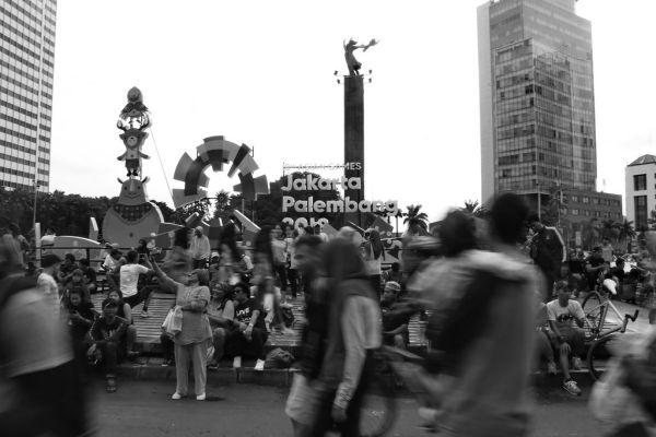 Suasana Car Free Day di Jakarta dengan pejalan dan pesepeda