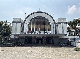 akses Stasiun Jakarta Kota menuju area Kota Tua