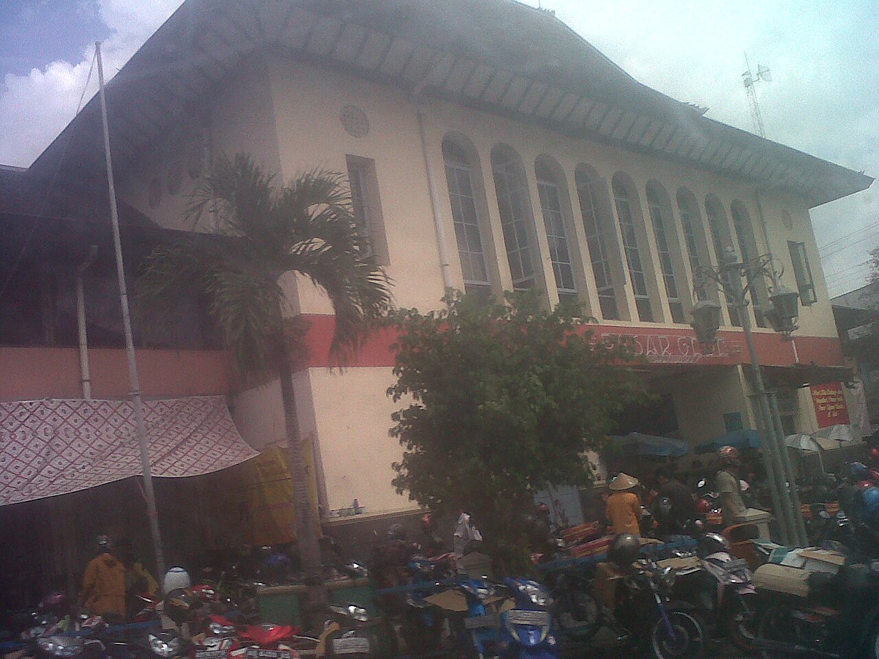 nasi liwet solo untuk sarapan keluarga pasar gede solo