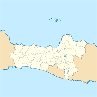 Suasana malam Kota Lama Semarang